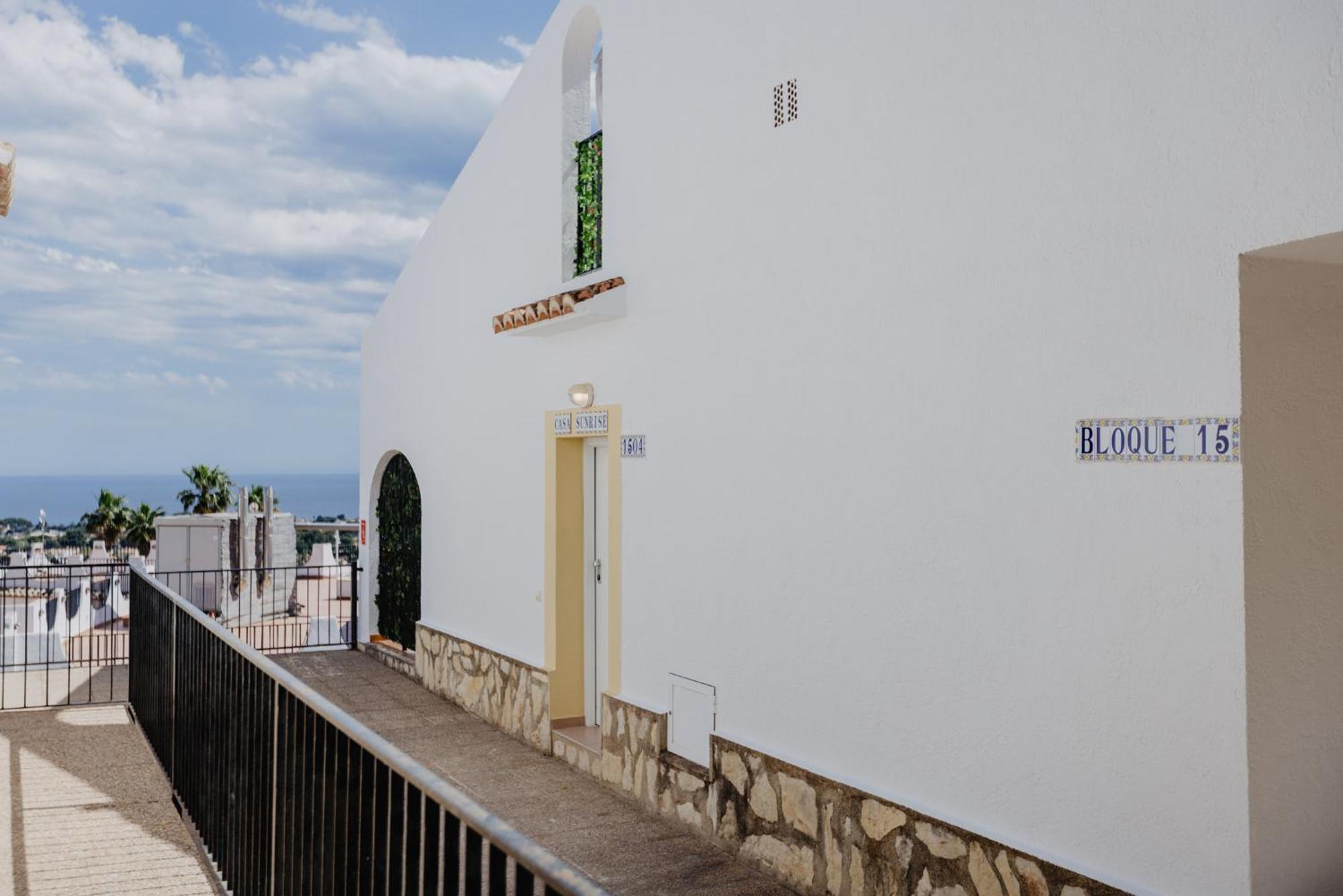 Casa Sunrise - Costa Blanca House With Rooftop, 5 Swimming Pools And Panoramic Sea- And Views At Penon De Ifach كاليبي المظهر الخارجي الصورة